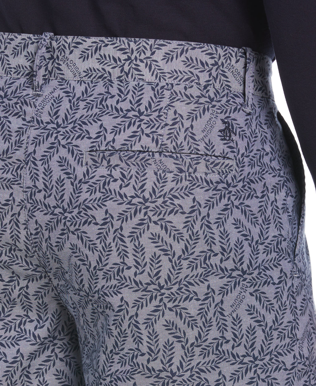 8" Leaf Print Oxford Short